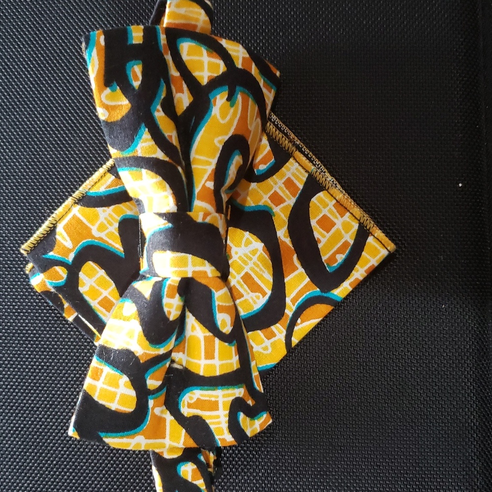 Stylish Yellow and Black Patterned Tie
